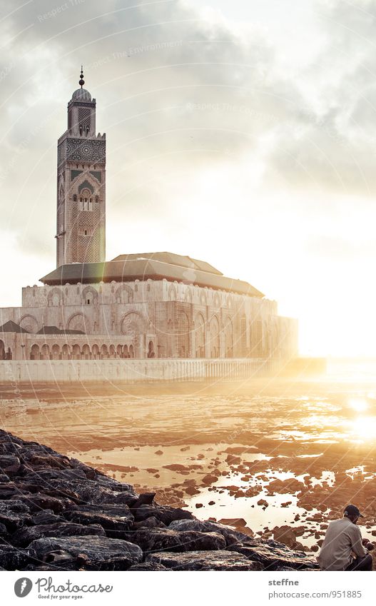 Around the World: Casablanca Religion & Glaube Islam Marokko Moschee Sonnenuntergang Spiritualität Textfreiraum oben