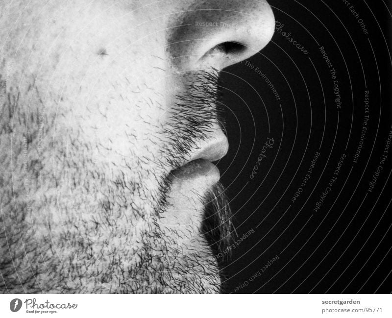 look to the right Mann Silhouette Profil Bart Kinn Oberlippenbart ruhig Licht Seite Gleichgültigkeit Raum Rasieren maskulin Meditation Schwarzweißfoto