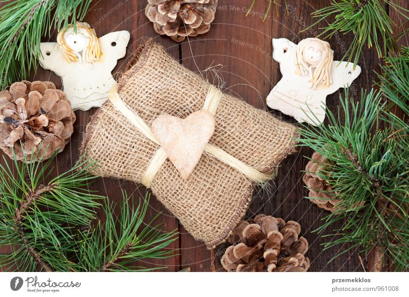 Weihnachtsgeschenk Lifestyle Freude Dekoration & Verzierung Ornament Herz Engel authentisch einzigartig natürlich braun grün Tradition Dezember Geschenk