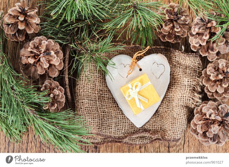 Weihnachtsgeschenk Lifestyle Dekoration & Verzierung Holz Ornament Herz authentisch einzigartig natürlich braun grün Tradition Sackleinen Dezember Geschenk