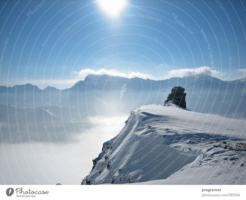 Weitblick in die Hohen Tauern Winter Skifahrer Tiefschnee Hohen Tauern NP weiß Unendlichkeit kalt weich Österreich Außenaufnahme Querformat schön