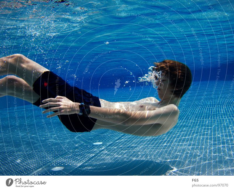 Blubb Blubb IV Unterwasseraufnahme genießen angenehm Schwimmbad Worms Freibad Mangel Wasser langsam Wassersport Jugendliche Sport Spielen blau Blubbern blasen