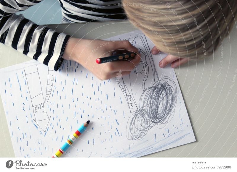 Zeichnen III Junge Kindheit Leben Haare & Frisuren Hand 1 Mensch 3-8 Jahre Kunst Kunstwerk Printmedien T-Shirt blond Papier Zettel Schreibstift Farbstift