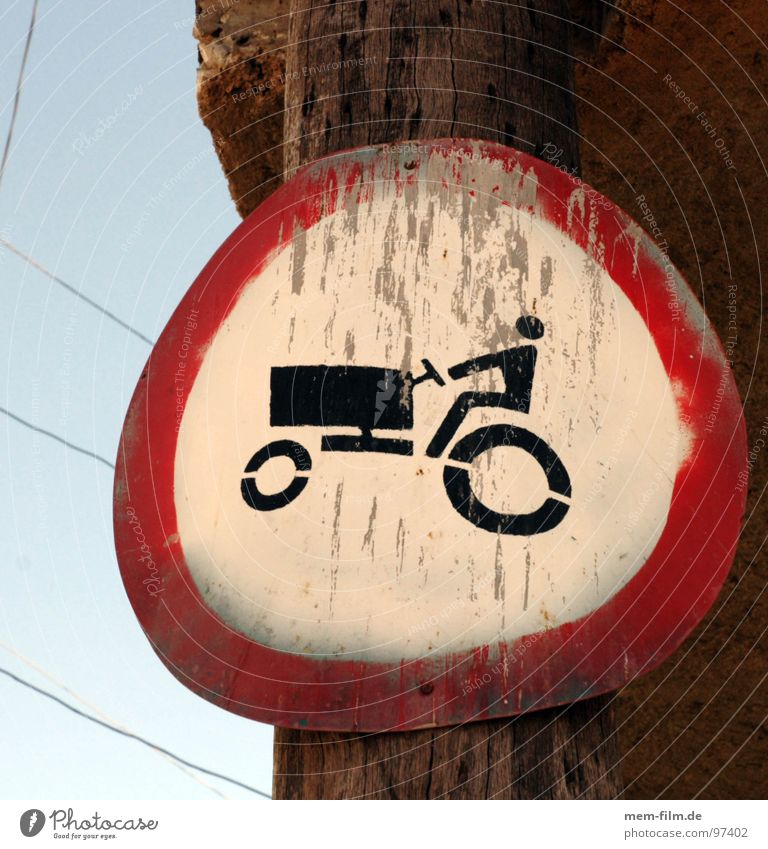 trekker nicht! Landwirtschaft Verkehrsschild Straßennamenschild Piktogramm Verbote Verbotsschild Kuba Biologische Landwirtschaft Fahrzeug