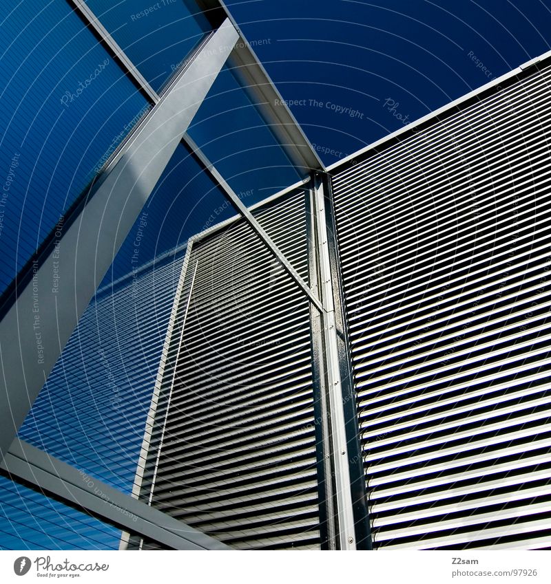 L.S.W II Gebäude Wand Reflexion & Spiegelung Muster Geometrie Stil sehr wenige einfach modern lärmschutzwall Baustelle Glas Glasfassade Himmel blau Metall Linie