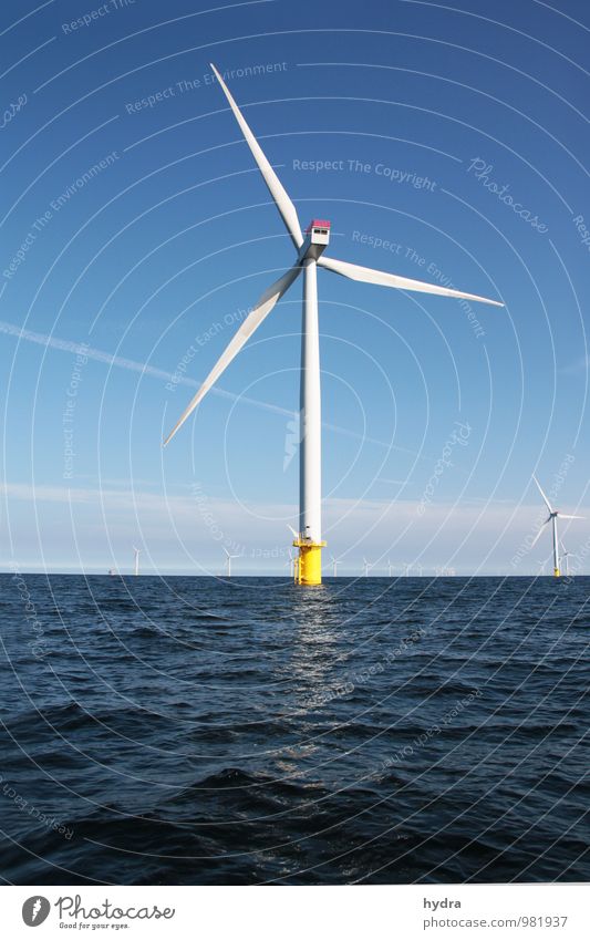 offshore Energiewirtschaft Windrad Rotor Technik & Technologie Fortschritt Zukunft Erneuerbare Energie Windkraftanlage Natur Luft Wasser Schönes Wetter Ostsee