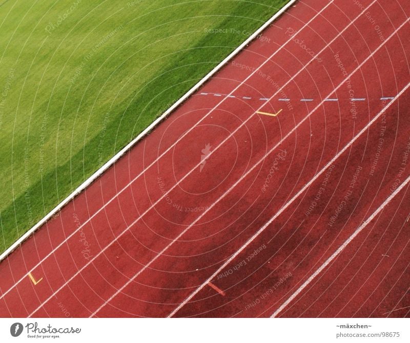 Loooos! Rennbahn Stadion Leichtathletik rot grün weiß Spuren Kurvenlage 100 Meter Lauf Joggen Ausdauer Niederlage Prämie Sport Spielen go laufen run Linie