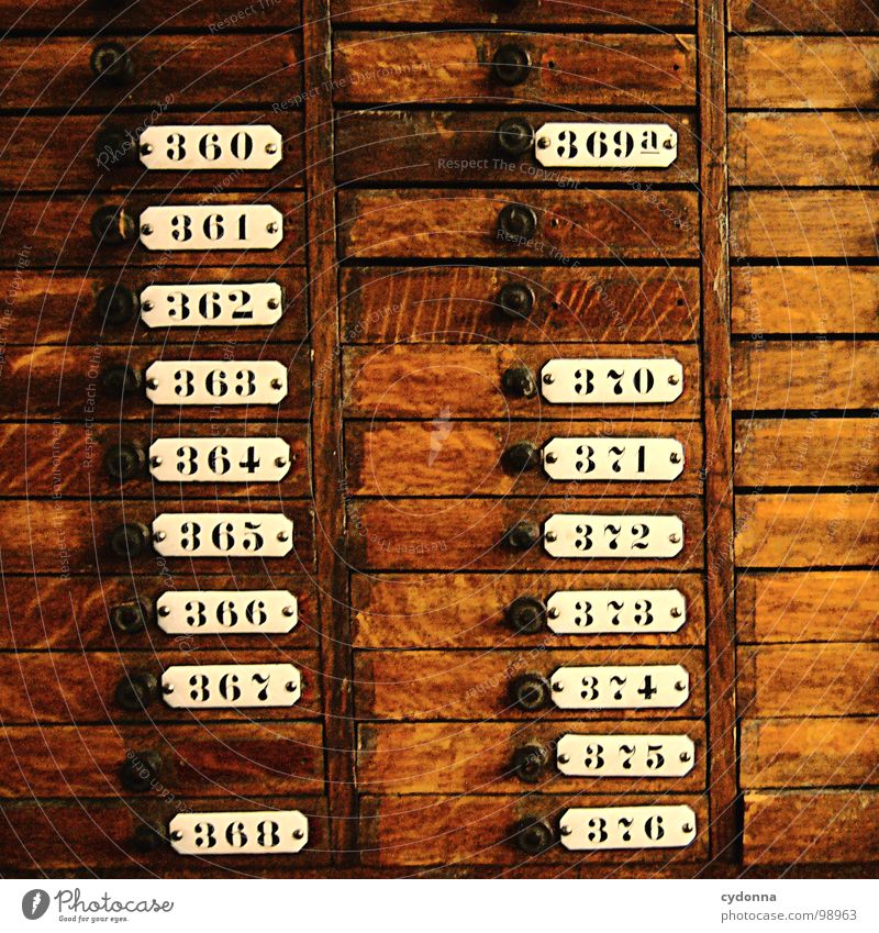 360 - 376 Regal historisch Ziffern & Zahlen Fächer sortieren braun Holz Schrank Trennung Auswahl möglich schreiben Handwerk Schilder & Markierungen Möbel