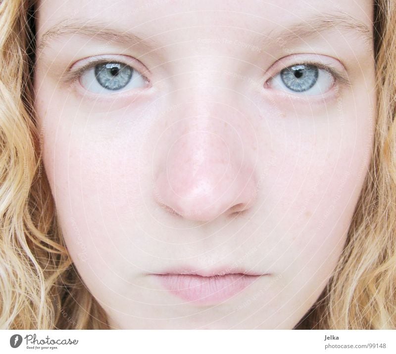 sternstunde der bedeutungslosigkeit Haare & Frisuren Gesicht Mensch Mädchen Frau Erwachsene Auge Nase Mund blond Locken kalt blau lockig Wange woman face faces
