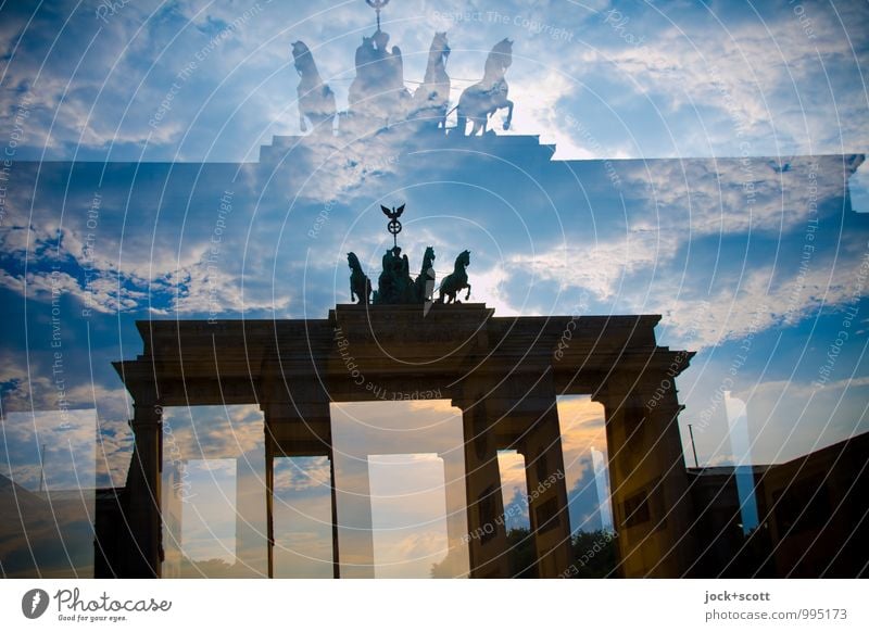 Re: Retourkutsche Wolken Hauptstadt Sehenswürdigkeit Wahrzeichen Brandenburger Tor Bekanntheit historisch Stimmung Inspiration Surrealismus Doppelbelichtung
